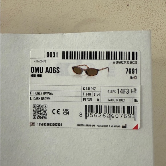 Miu Miu Regard Tortoise Sunglasses with Velvet Pink Case - aunthetic - Picture 7 of 8